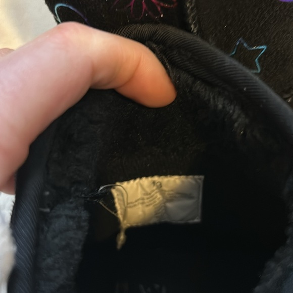 Girls Fun Shiny Emoji Black Doodle Chalet Boots Size 13 - Picture 7 of 12